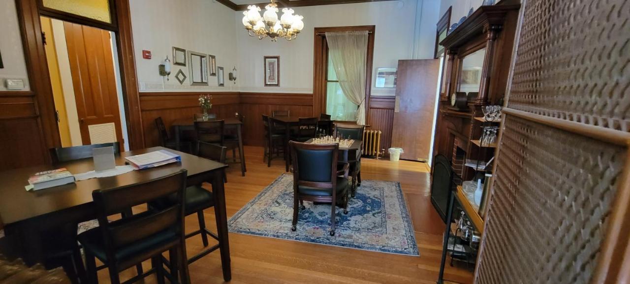 Inn At The Agora Льюистон Экстерьер фото